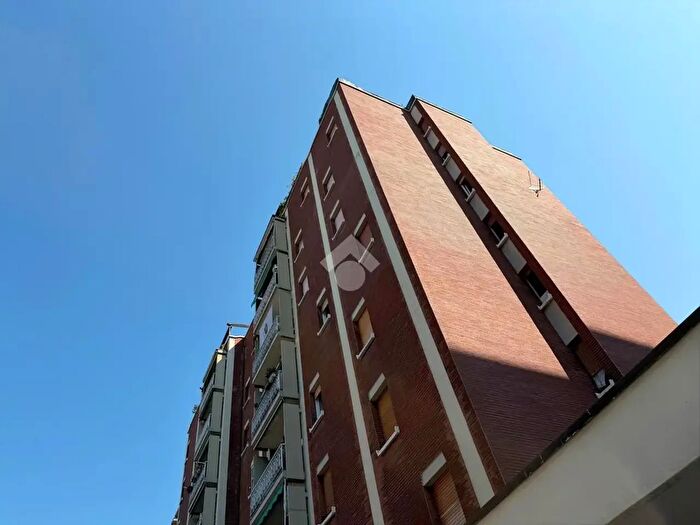 Appartamento trilocale in vendita in Appartamento Viale della Repubblica, Bologna