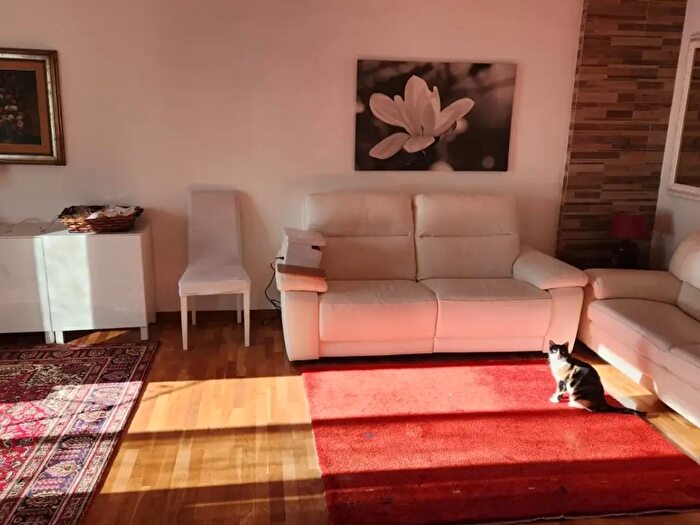 Appartamento trilocale in vendita in Via Fiume Bianco, Roma