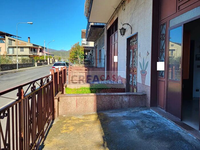 Appartamento quadrilocale in vendita in Via Vittorio Veneto, Moio Alcantara