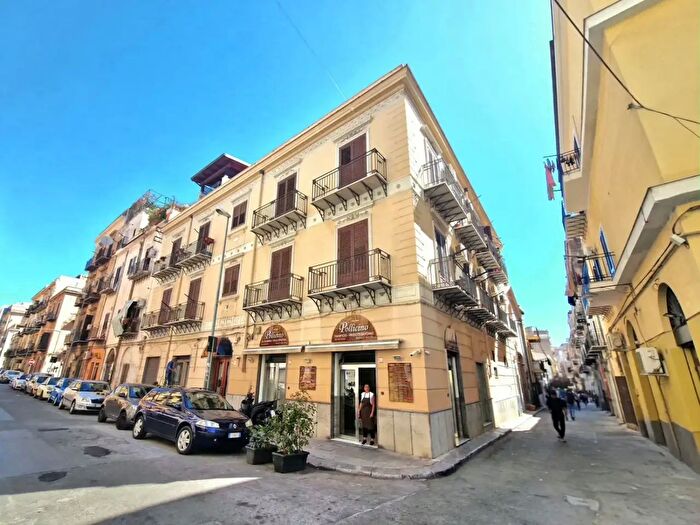 Appartamento quadrilocale in vendita in Via Dalia, Palermo