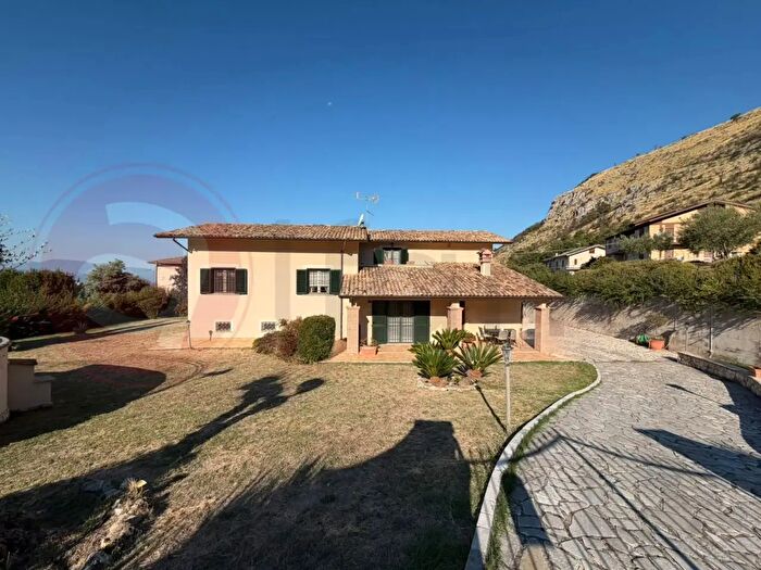 Casa con 11 locali in vendita in Via Littorio B, Roccasecca