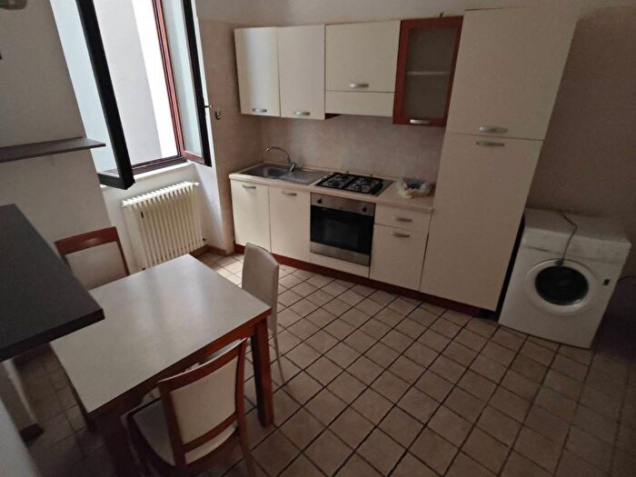 Appartamento bilocale in affitto in Crippa, Centro, Asso