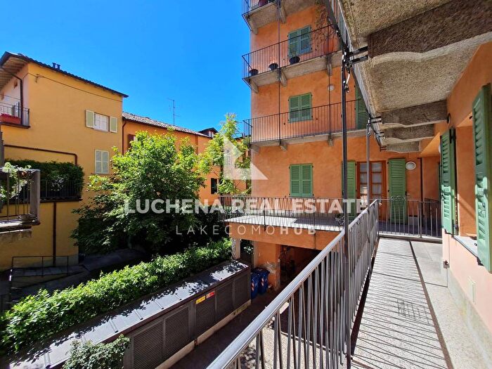 Appartamento bilocale in affitto in Via Cinque Giornate, Centro Storico, Como