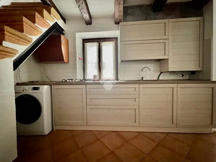 Appartamento bilocale in affitto in Salita Monte Grappa, Verona