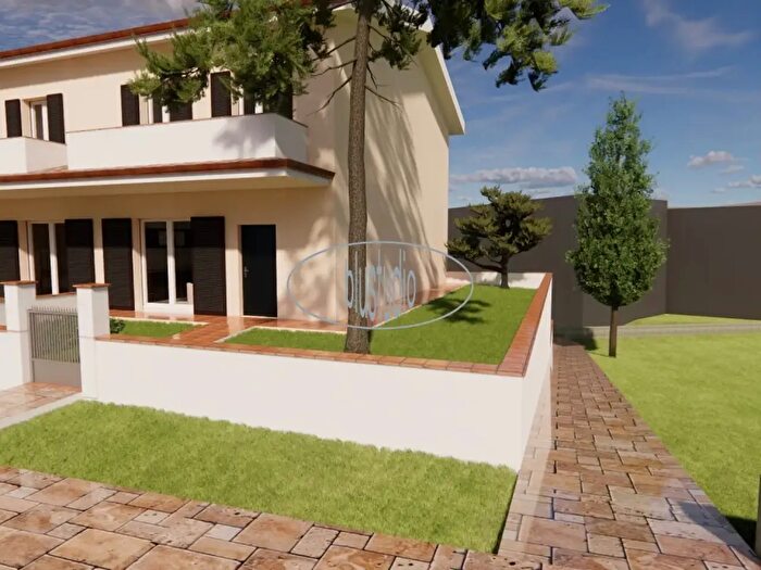 Casa con 5 locali in vendita in Via Pace Snc, Cavriglia