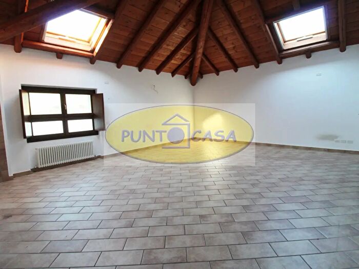 Casa trilocale in vendita in Via Emilio Azzi, San Colombano Al Lambro