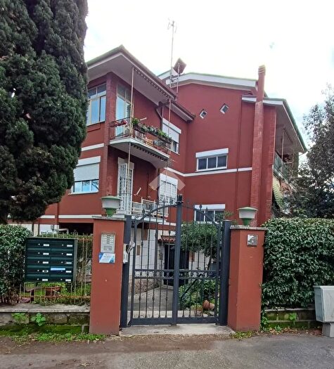 Appartamento trilocale in vendita in Piazza Lauria, Roma