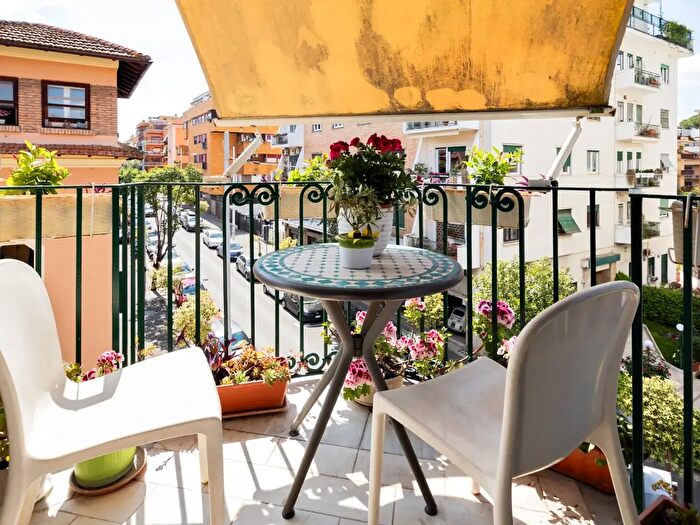 Appartamento quadrilocale in vendita in Via Ceresio, Roma