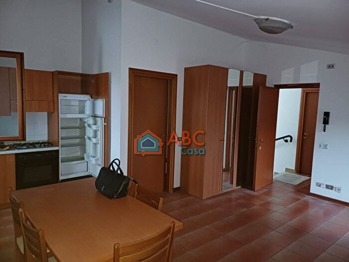 Appartamento monolocale in affitto in Viale Italia, Centro, Creazzo