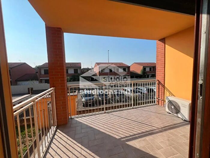 Appartamento trilocale in affitto in Via Papa Paolo II, Valera Fratta