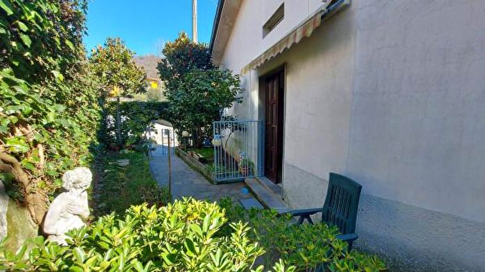 Casa con 6 locali in vendita in Bagni Di Lucca