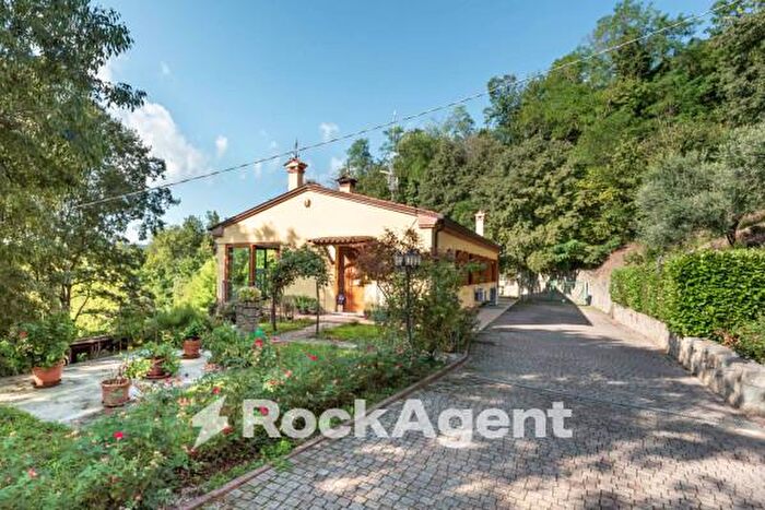 Casa con 6 locali in vendita in Via Chiesa Tramonte, Teolo