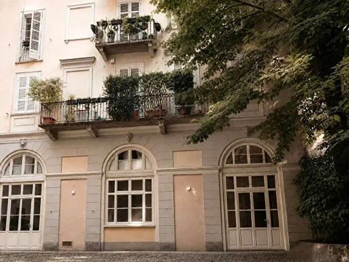 Appartamento bilocale in vendita in Via della Rocca Via dei Mille E, Torino