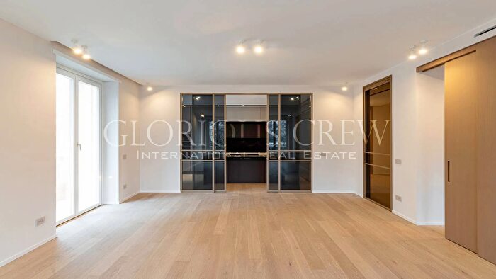 Appartamento con 5 locali in vendita in Viale Belisario, Milano