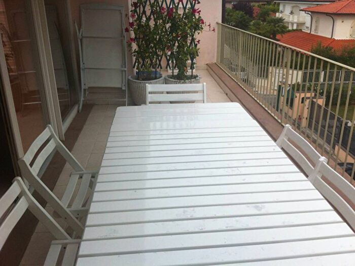 Appartamento quadrilocale in affitto in Centro, Forte dei Marmi