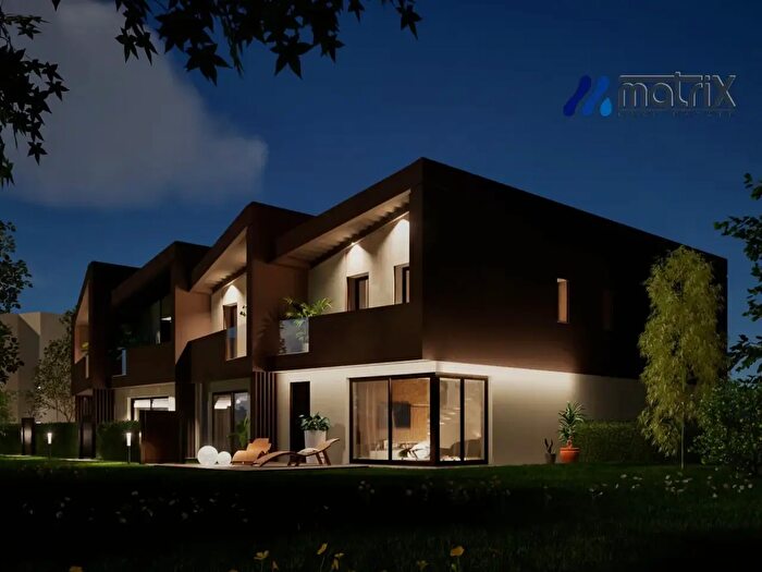Casa con 9 locali in vendita in Via Vigonovese, Padova