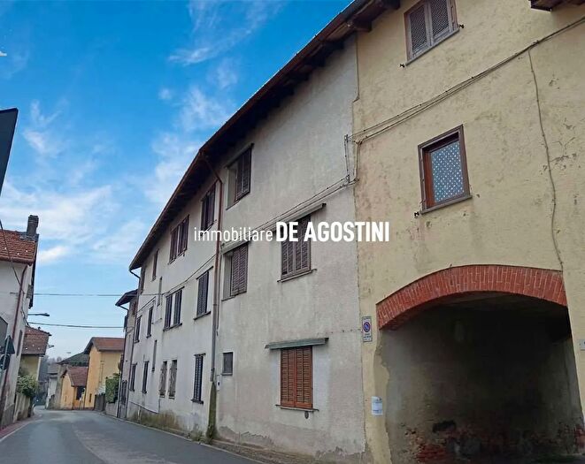 Casa con 6 locali in vendita in Via Montriolo GatticoVeruno Novara, GatticoVeruno