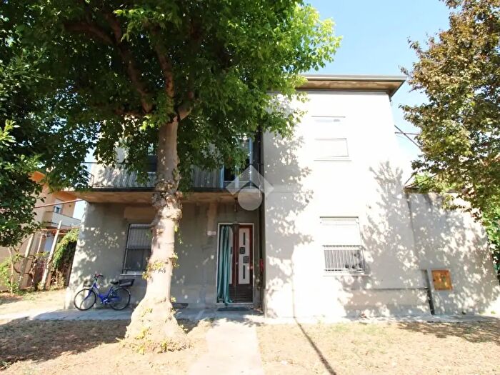 Casa con 13 locali in vendita in Via Garibaldi, Gambettola