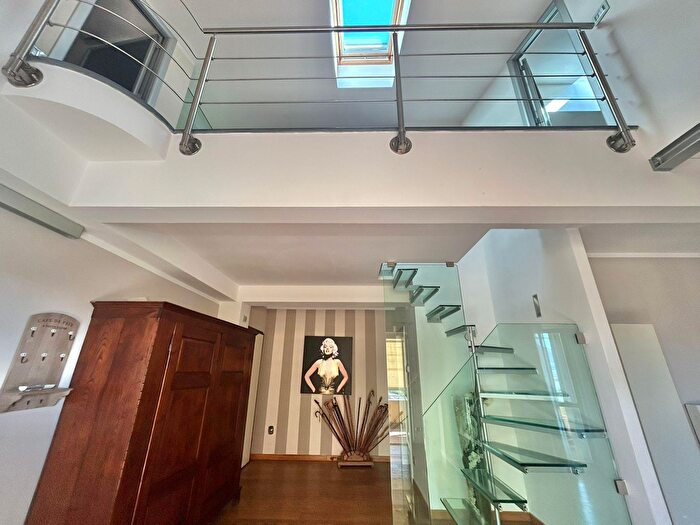 Appartamento con 6 locali in vendita in Sarzana