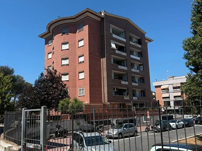 Appartamento trilocale in affitto in Via Giovanni Artieri, Torresina, Roma