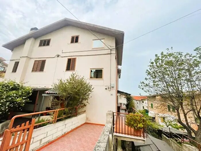 Appartamento trilocale in vendita in Via Tommaso Bartoletti, Atessa
