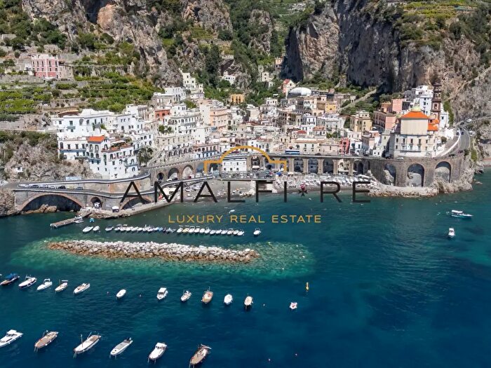 Appartamento con 6 locali in vendita in Atrani