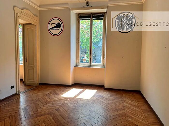 Appartamento quadrilocale in affitto in Corso Sommelier, Torino
