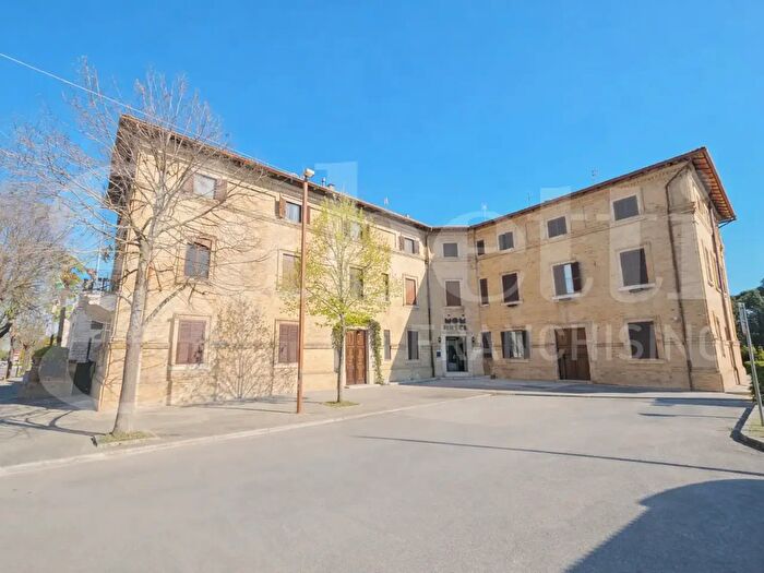 Appartamento quadrilocale in vendita in Piazza Dante Alighieri, Assisi