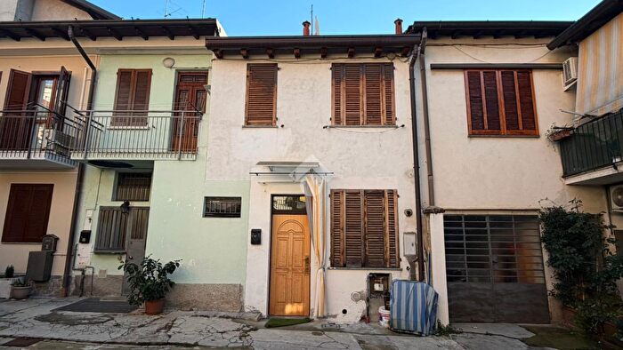 Case in Vendita e in Affitto - 2