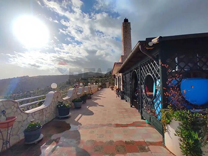Casa quadrilocale in vendita in Contrada Montelci Snc, Mattinata