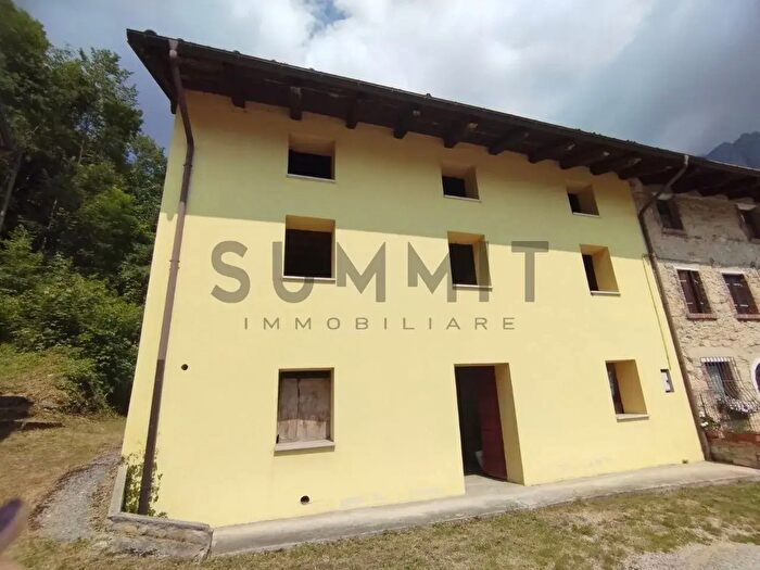 Casa in vendita in Valli Del Pasubio