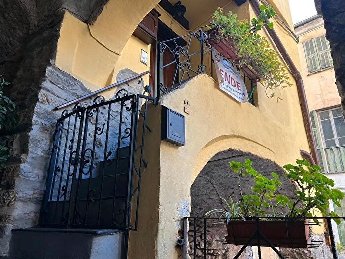 Appartamento con 5 locali in vendita in Via Carrierapiana Snc, Pigna