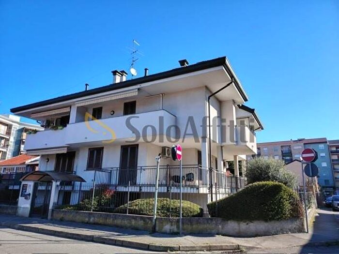 Appartamento trilocale in affitto in San Martino, Legnano