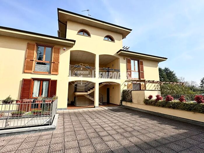 Appartamento bilocale in vendita in Via Vico, Lesmo