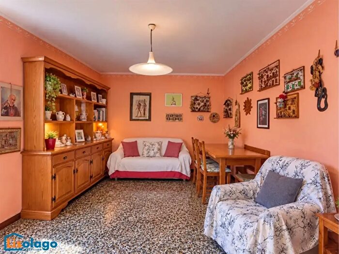 Appartamento trilocale in vendita in Via Montello, Mandello Del Lario