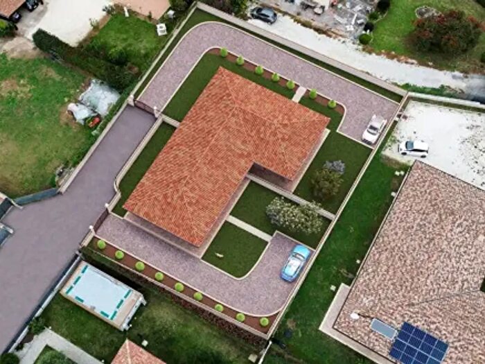 Casa quadrilocale in vendita in Viale del Lavoro, San Cesareo