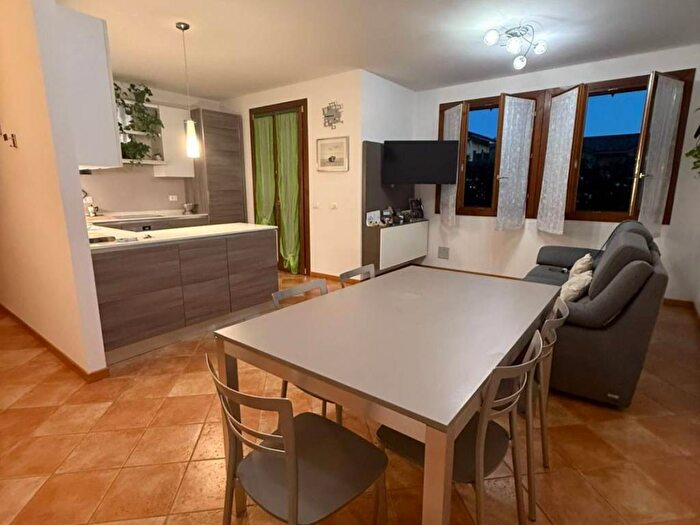 Appartamento trilocale in affitto in Mezzane di Sotto