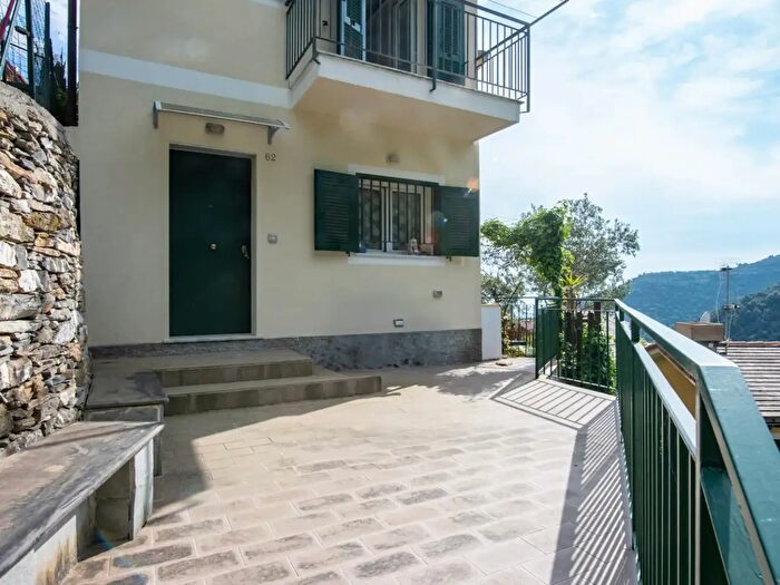 Casa trilocale in vendita in Località Poggio Favaro, Bogliasco