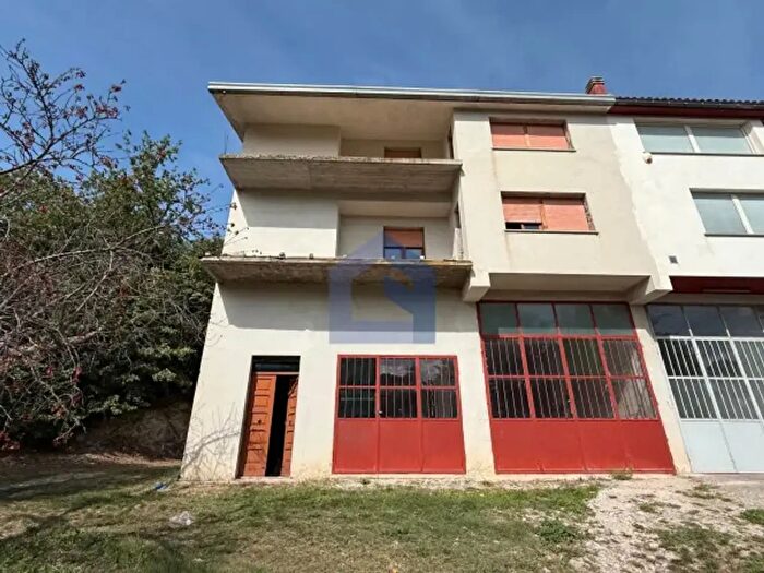 Casa con 6 locali in vendita in Contrada Colle Zingaro, Torricella Peligna