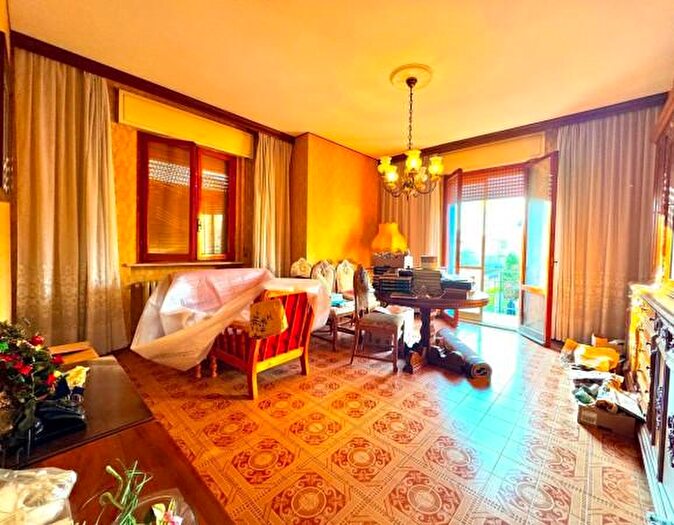 Casa con 6 locali in vendita in Forli