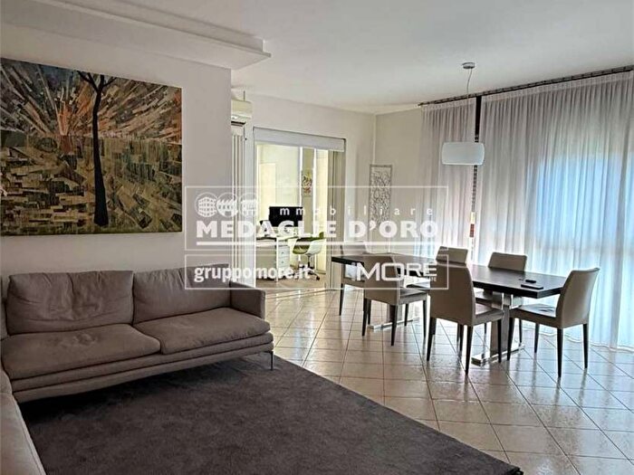 Appartamento quadrilocale in affitto in adze Via Mar Ligure, Crocetta, Modena