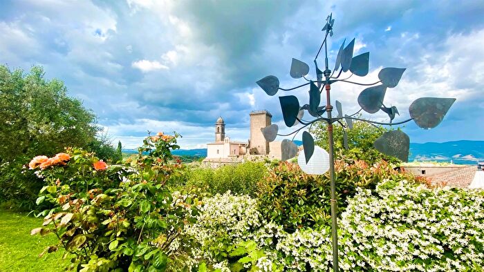 Casa quadrilocale in vendita in Piazza Cardinal Dolce Civitella dAgliano, Civitella DAgliano