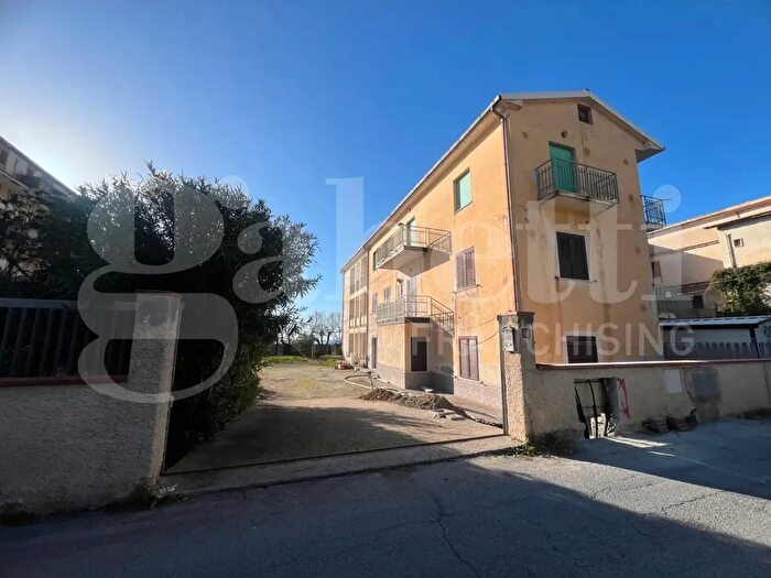 Appartamento trilocale in vendita in Via Francesco Cilea, Belmonte Calabro