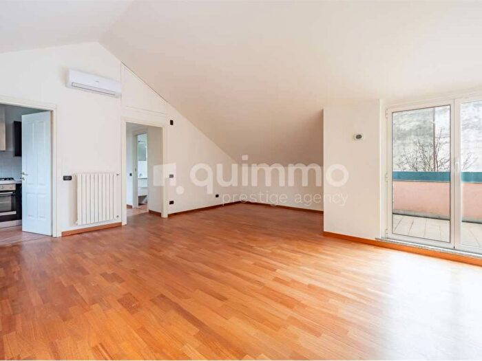 Appartamento trilocale in affitto in via sebastiano del piombo, Monte Rosa Lotto, Milano