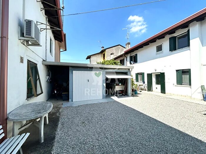 Appartamento trilocale in vendita in Via Baldasseria Bassa, Udine