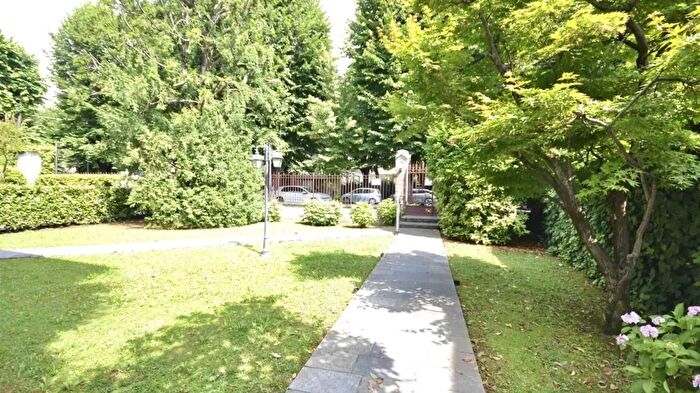 Casa con 9 locali in vendita in Treviglio Viale del Partigiano Bergamo Provincia Treviglio, Treviglio