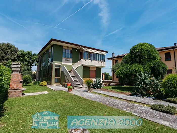 Casa trilocale in vendita in Via Caneva, Bovolenta