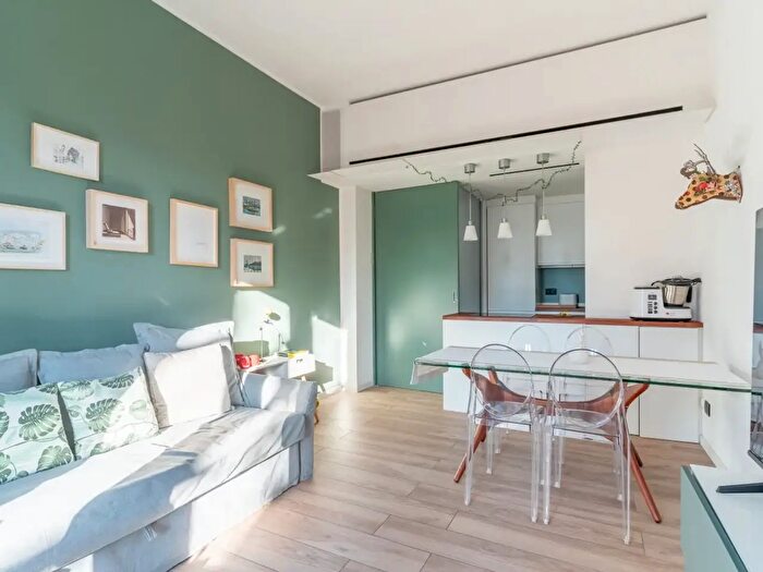 Appartamento trilocale in vendita in Viale Gabriele d'Annunzio, Milano