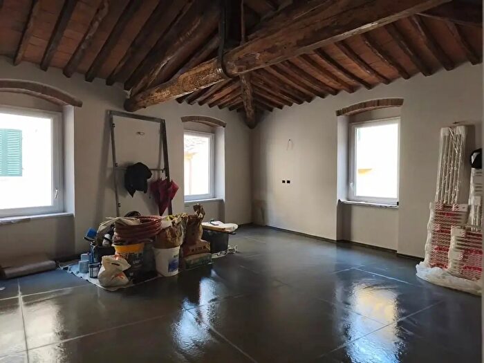 Appartamento quadrilocale in vendita in Carrara