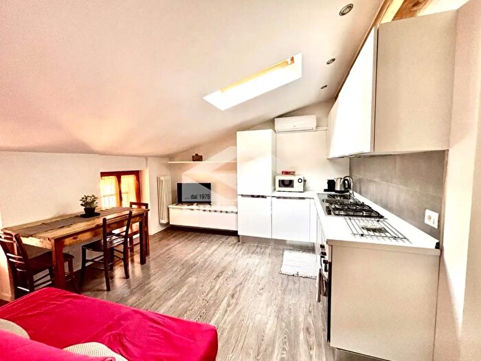 Casa bilocale in vendita in Viale Trento, Riva Del Garda